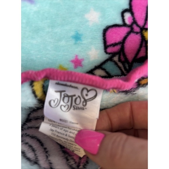 Jojo Siwa Throw - Picture 2 of 6
